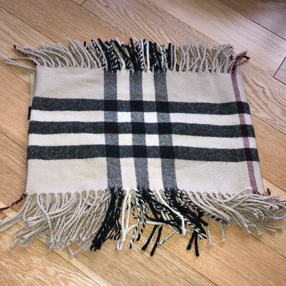 Burberry Accessories - Burberry Cashmere Classic Fringe Scarf